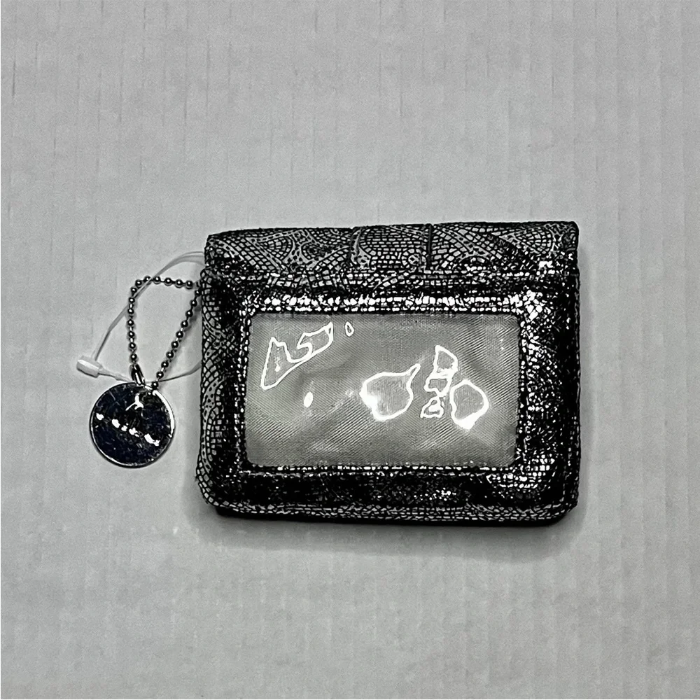 Lulu’s Metallic Wallet - Picture 5 of 13
